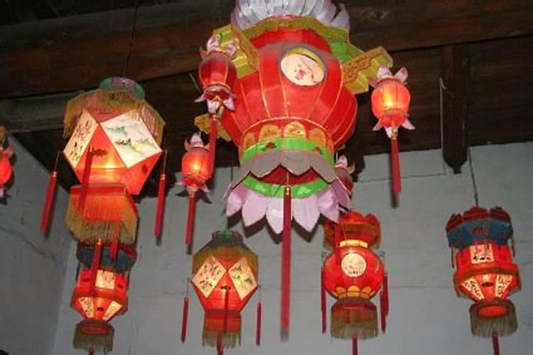 梦见自己挂灯笼有什么预兆？是什么意思？