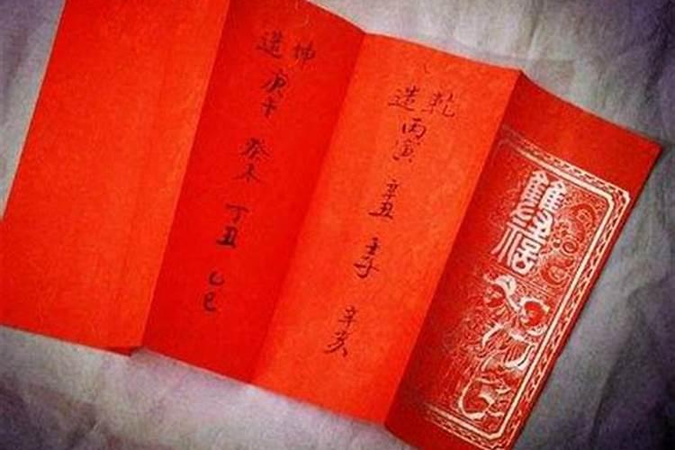 什么颜色地板装客厅耐脏又大气