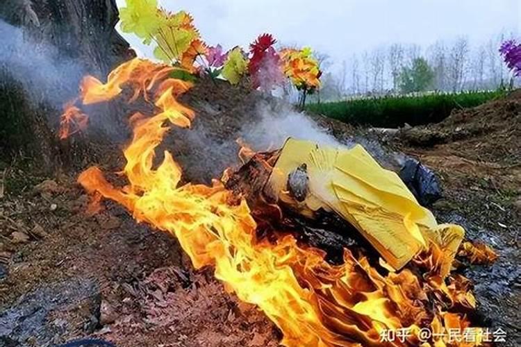 七月十五什么人不能上坟