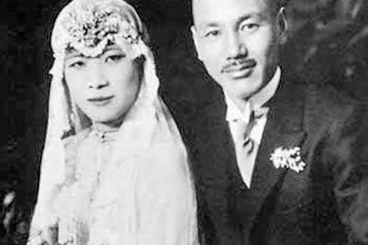 当年去美国,宋美龄空运财产花三年,去世后遗产却让人无法相信,为何？百...