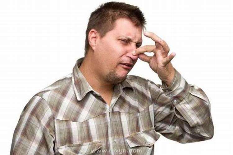 梦见别人放屁有什么预兆？是什么意思？