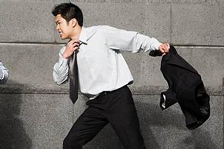 梦见和别人划拳赢了