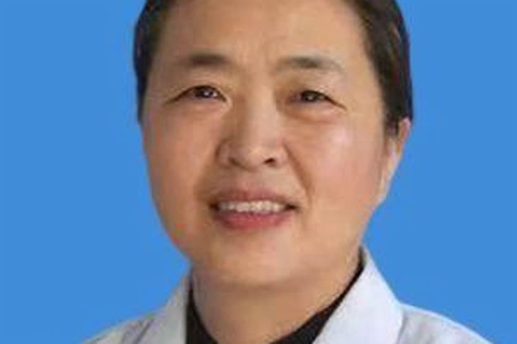 2013年11月7日(农历10月初5,冬至)9点半出生的女宝宝五行是什么？起...