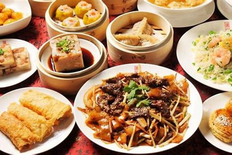 梦见吃丰富的美食