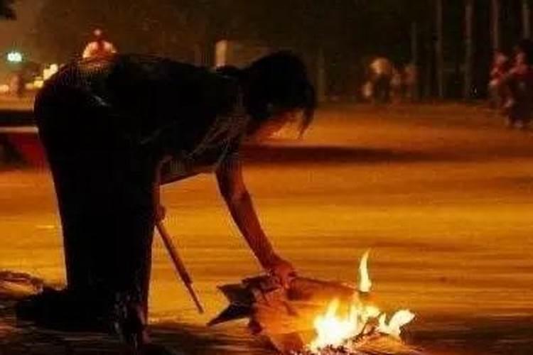 梦见活着的奶奶死了又复活了的预兆