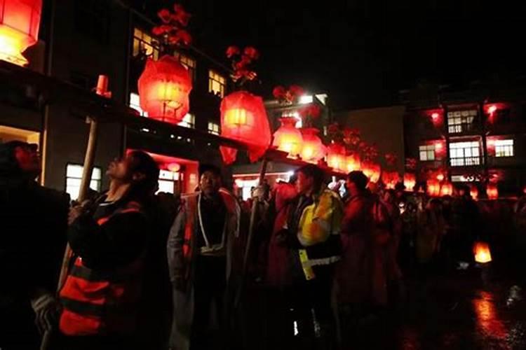 梦见大水把路淹了过不去