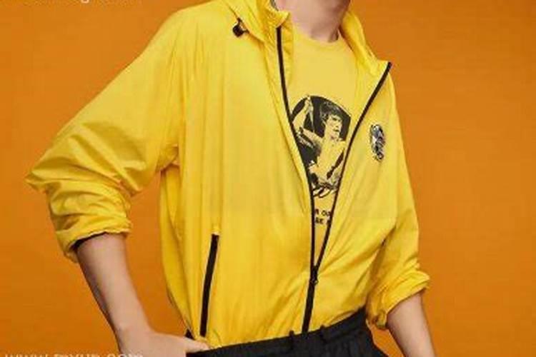 梦见穿新衣服黄色的的预兆