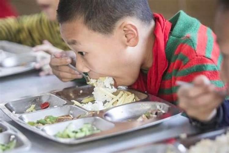 梦见学校吃饭的预兆