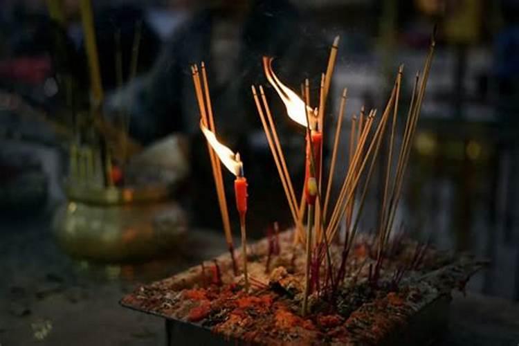 中元节家中摆哪些贡品 中元节家中摆什么贡品