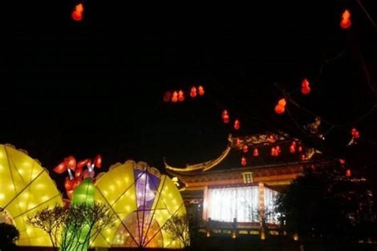 正月十五打牙祭(打一成语)谜底及原因