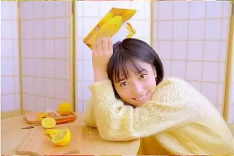 爱笑的女孩运气不会太差,下一句是什么？