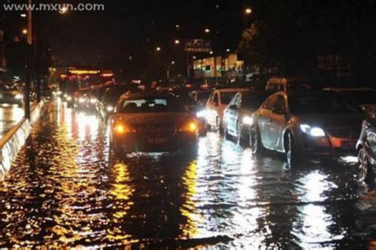 梦见大水漫路无法通过是什么预兆