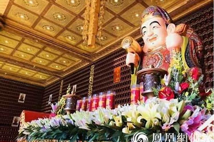 梦见久未见面的一家人的预兆