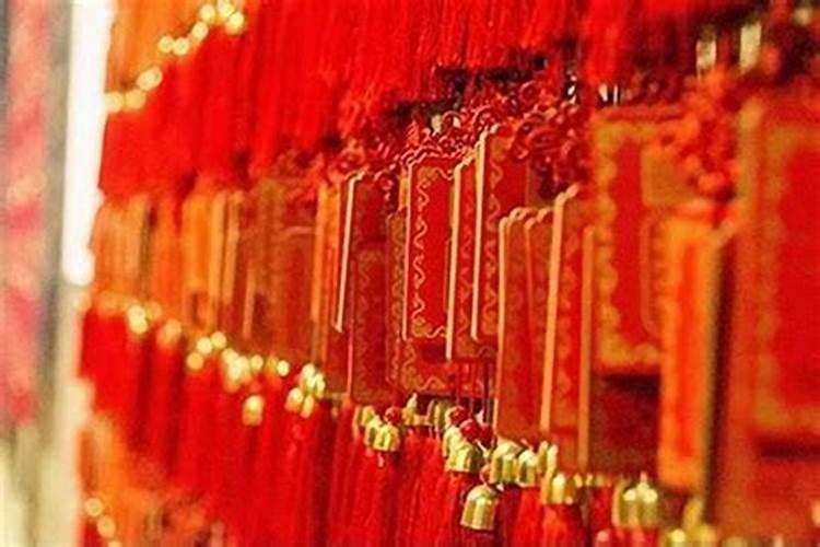 梦见睡梦中在床上拉屎拉尿的预兆