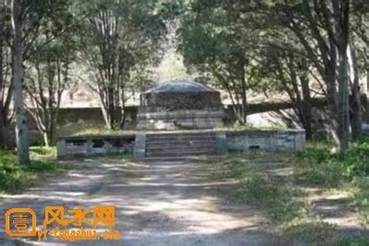 梦见在墓地建房子的预兆