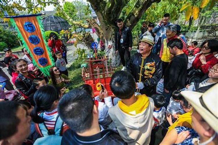 八字中的日柱如何推算出所属十神？
