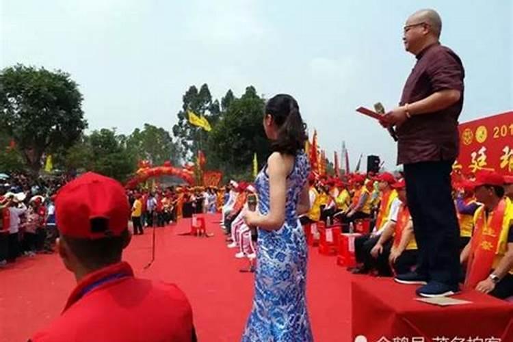 86年九月初九子时女五行缺什么,属于什么命格？