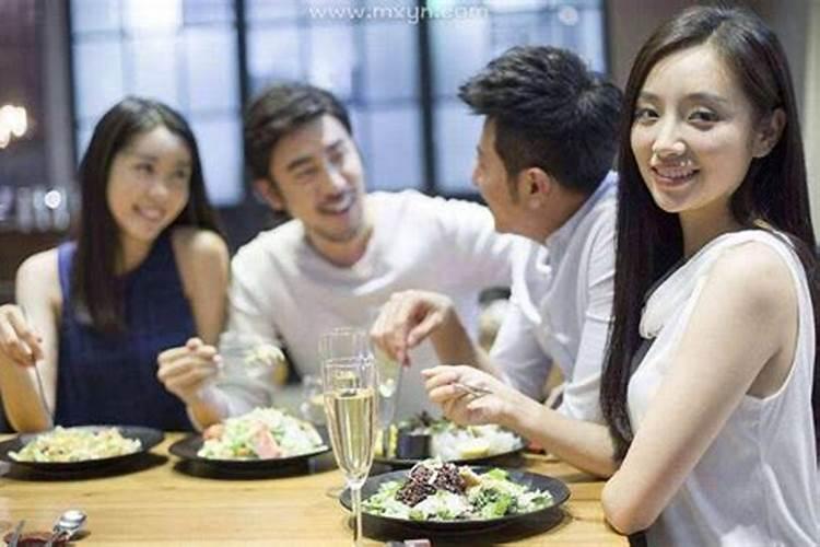 梦见老邻居们都在一起聚餐的预兆