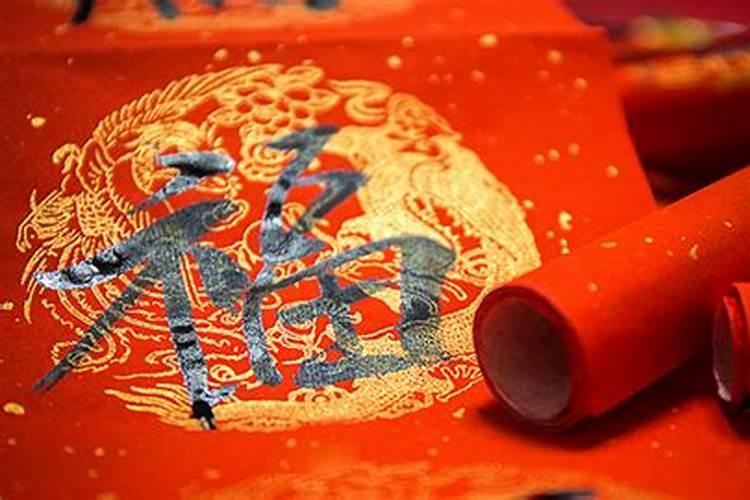 年初一开门,起来开门前,都有习俗讲究吗？