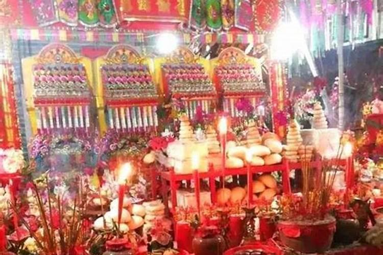 七月十五上坟带几样供品