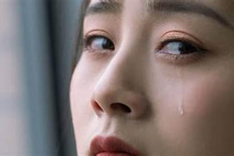 梦见和死去的老人说话我哭了的预兆