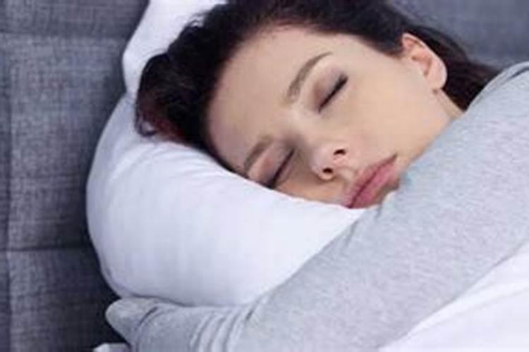 梦见自己老公和别的女人亲热的预兆