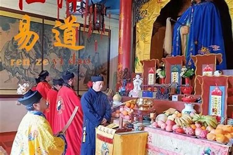 梦见自己的脚受伤流血是什么意思