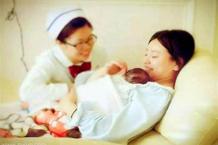 50岁女人梦见奶水喷出来