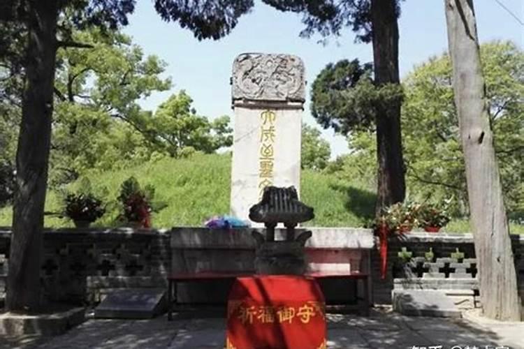 梦见坟头起火是什么意思