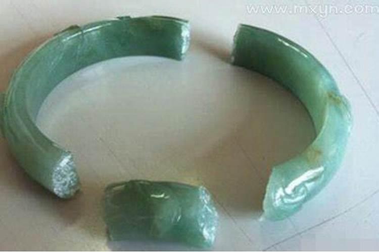 梦见自己的玉镯碰断了的预兆