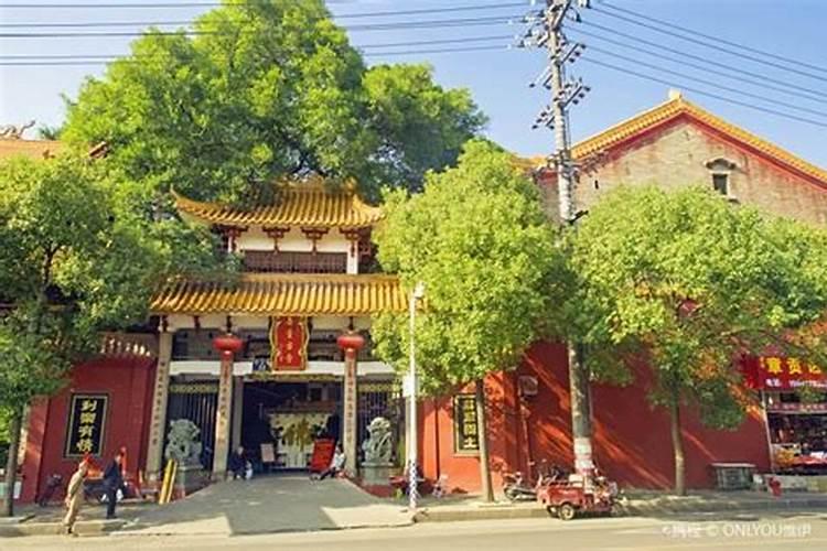 赣州市于都县人民医院一科室,医生给病人开好处方药,医生却再三告知药得...