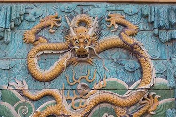 孕妇梦见黑龙是胎梦吗,怀孕梦到黑龙预示着什么