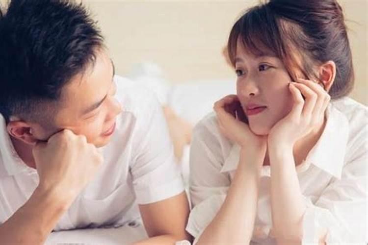 梦见去世的前夫和别人结婚了,但是不喜欢她,喜欢的人还我？