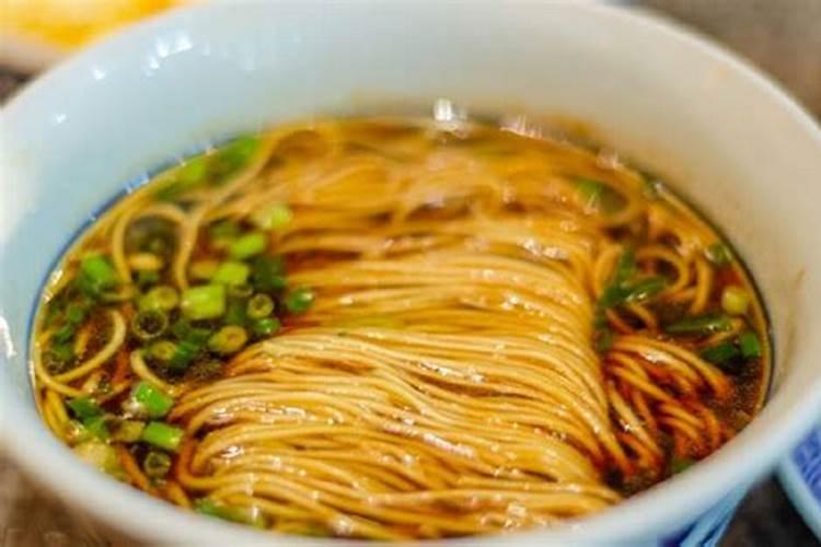 梦见叔叔家建的好高的房子