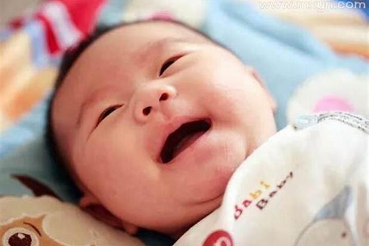 梦见别人生小孩对我笑的预兆