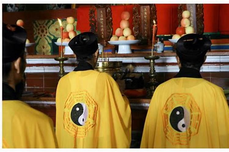 关于建文帝的传说,越详细越好