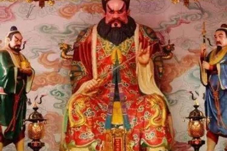 院内别墅房前做个养鱼水池好不好回答风水极好