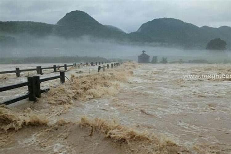 梦见发大水把自己淹了的预兆