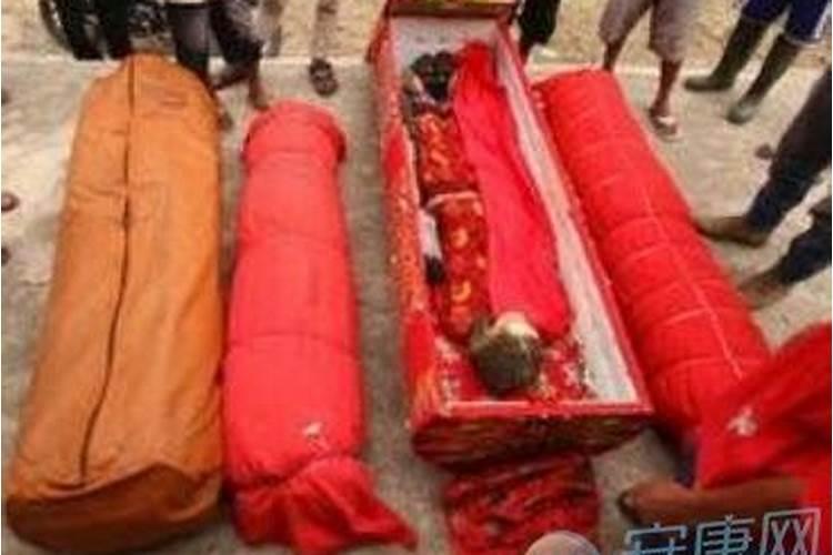 梦见们见前夫死了