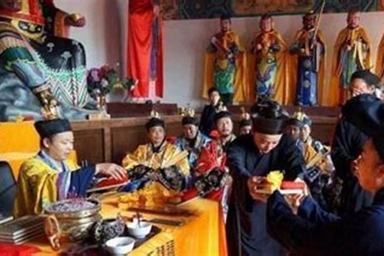悟空曾调侃八戒“世有火居道士,哪有火居和尚”,火居道士是谁？