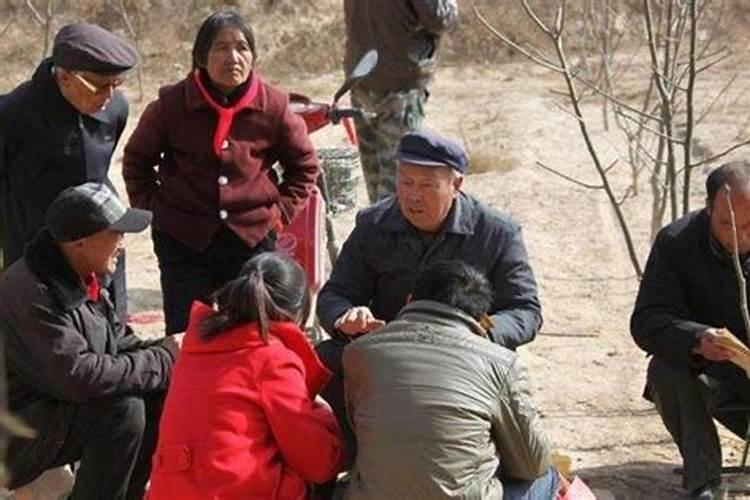 梦到大雁成群结队在天上飞什么意思？