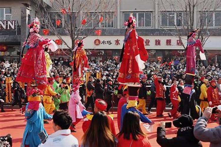 女人梦见蛇赶不走预示着什么 周公解梦原版大全