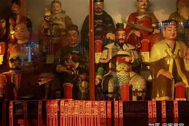 犯太岁提前拜还是当年拜,犯太岁的人何时还太岁