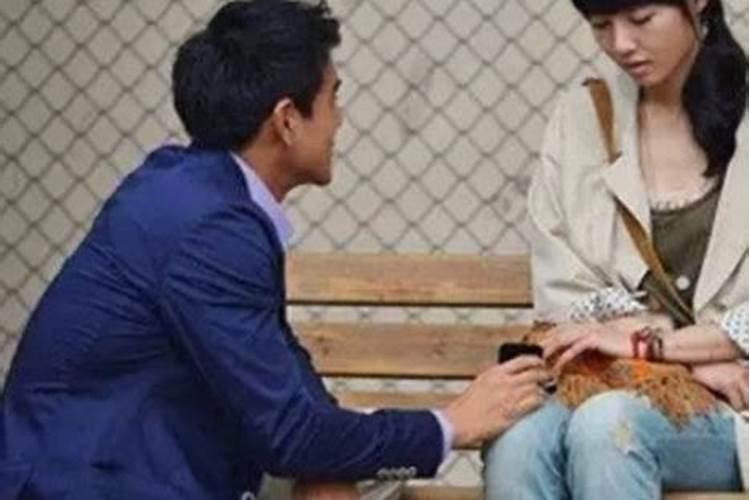 和前妻保持同居关系是犯重婚吗？