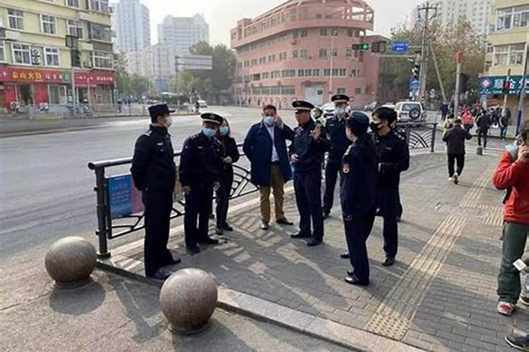 1985年阳历10月29日下午5点到6点出生的女的是什么命？