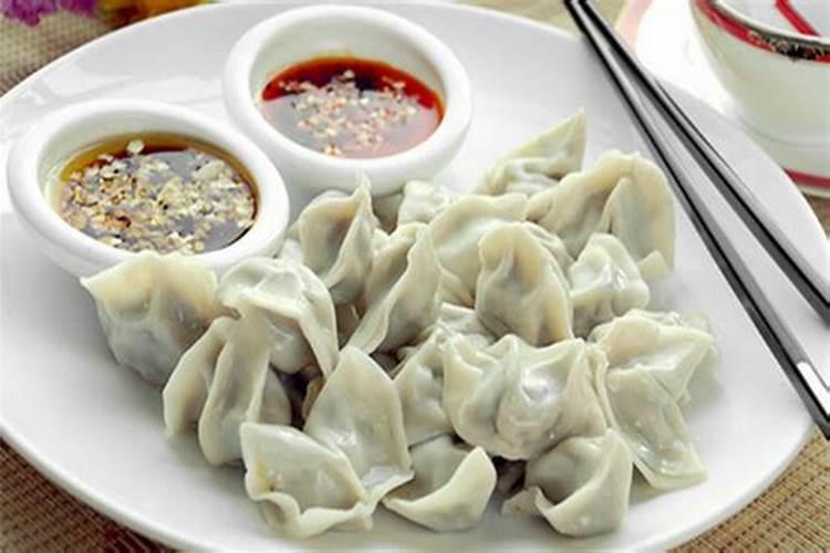 哪的过年习俗是大年初一早上吃饺子？