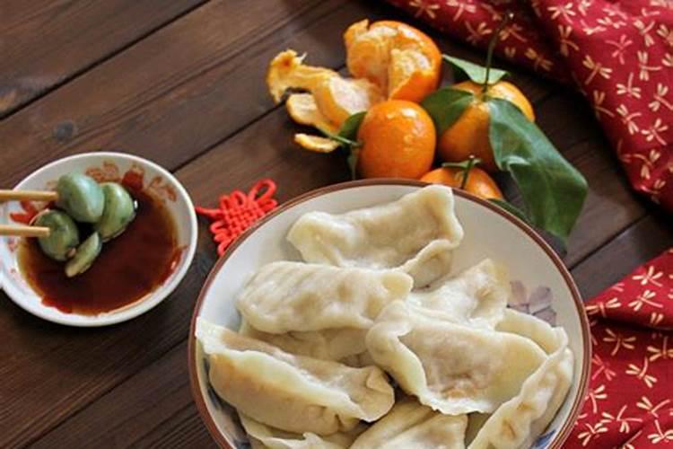 冬至吃饺子是为了纪念谁 冬至吃饺子的来历和故事