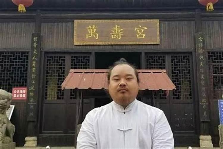 本命年红绳可以摘下来换手带吗 本命年戴红绳的注意事项