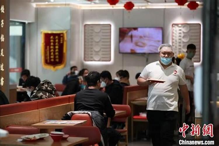 冬至吃饺子是为了纪念谁？冬至节气吃头脑是什么？