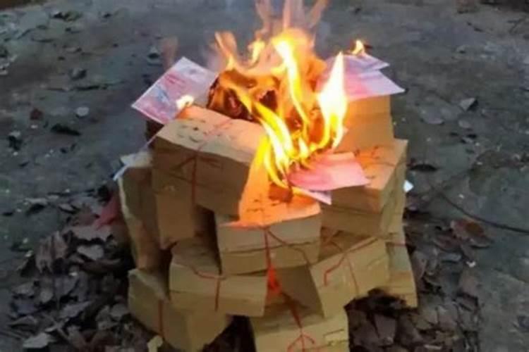 “绿色中元节”可以摒弃哪些习俗？